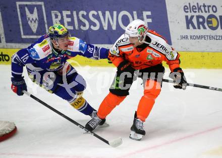 Eishockey Bundesliga. EC IDM Waermepumpen VSV gegen Moser Medical Graz99ers.  Nico Uschan (VSV), Lukas Haudum  (Graz). Villach, am 17.10..2025.
Foto: Kuess
www.qspictures.net
---
pressefotos, pressefotografie, kuess, qs, qspictures, sport, bild, bilder, bilddatenbank