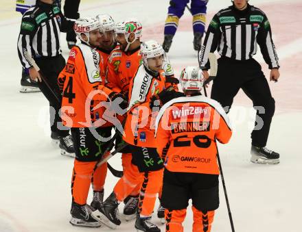 Eishockey Bundesliga. EC IDM Waermepumpen VSV gegen Moser Medical Graz99ers.   Torjubel Manuel Ganahl,  Nico Fellner, Nico Brunner   (Graz). . Villach, am 17.10..2025.
Foto: Kuess
www.qspictures.net
---
pressefotos, pressefotografie, kuess, qs, qspictures, sport, bild, bilder, bilddatenbank