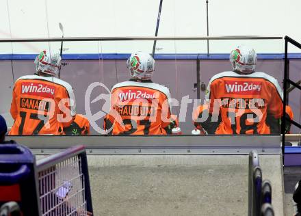 Eishockey Bundesliga. EC IDM Waermepumpen VSV gegen Moser Medical Graz99ers.   Strafbank. Manuel Ganahl, Lukas Haudum, Paul Stapelfeldt  (Graz). Villach, am 17.10..2025.
Foto: Kuess
www.qspictures.net
---
pressefotos, pressefotografie, kuess, qs, qspictures, sport, bild, bilder, bilddatenbank