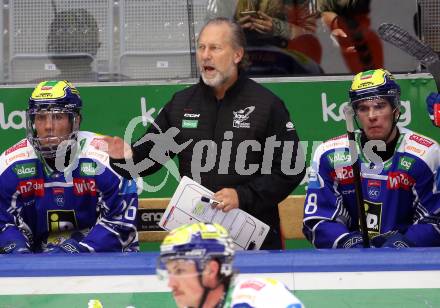 Eishockey Bundesliga. EC IDM Waermepumpen VSV gegen Moser Medical Graz99ers.  Trainer Tray Tuomie  (VSV) . Villach, am 17.10..2025.
Foto: Kuess
www.qspictures.net
---
pressefotos, pressefotografie, kuess, qs, qspictures, sport, bild, bilder, bilddatenbank