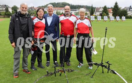 Bogensport. Oesterreichische Meisterschaften Bogensport. Wolfgang Halvax (Praesident OEBSV), Margret Pleschberger, LH Peter Kaiser, Christian Leitgeb (Obmann Viktringer Sportclub, VSC), Clement Gabriele. Klagenfurt, am 3.8.2025.
Foto: Kuess
---
pressefotos, pressefotografie, kuess, qs, qspictures, sport, bild, bilder, bilddatenbank