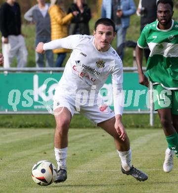 Fussball. Kaerntner Liga. Koettmannsdorf gegen Donau. Matteo Juvan  (Koettmannsdorf).  Koettmannsdorf, 19.10.2025.
Foto: Kuess
www.qspictures.net
---
pressefotos, pressefotografie, kuess, qs, qspictures, sport, bild, bilder, bilddatenbank