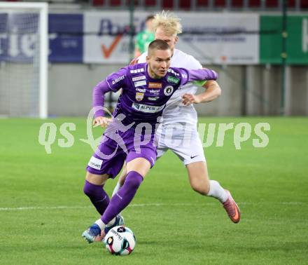 Fussball 2. Liga. SK Austria Klagenfurt gegen SK Sturm Graz II.   Bartol Barisic (Klagenfurt),  Gabriel Haider   (Graz).  Klagenfurt, 24.10..2025.
Foto: Kuess
www.qspictures.net
---
pressefotos, pressefotografie, kuess, qs, qspictures, sport, bild, bilder, bilddatenbank