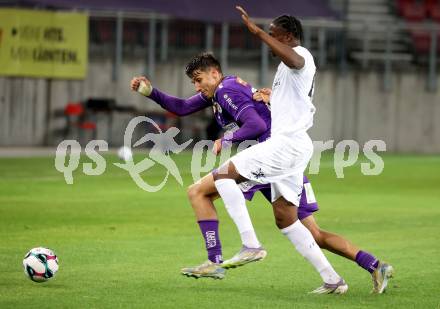 Fussball 2. Liga. SK Austria Klagenfurt gegen SK Sturm Graz II.   Mario Matkovic (Klagenfurt),  Richmond Osazemen Osayantin  (Graz).  Klagenfurt, 24.10..2025.
Foto: Kuess
www.qspictures.net
---
pressefotos, pressefotografie, kuess, qs, qspictures, sport, bild, bilder, bilddatenbank