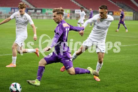 Fussball 2. Liga. SK Austria Klagenfurt gegen SK Sturm Graz II.  Marc Andre Schmerboeck (Klagenfurt), Kristjan Bendra   (Graz).  Klagenfurt, 24.10..2025.
Foto: Kuess
www.qspictures.net
---
pressefotos, pressefotografie, kuess, qs, qspictures, sport, bild, bilder, bilddatenbank