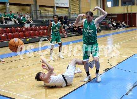 Basketball 2. Liga 2025/2026. Grunddurchgang 4. Runde.  KOS Celovec gegen Basketball Klub Rapid Wien. Edis Muric  (KOS), Radomir Djurdjevic   (Wien). Klagenfurt, am 25.10.2025.
Foto: Kuess
---
pressefotos, pressefotografie, kuess, qs, qspictures, sport, bild, bilder, bilddatenbank