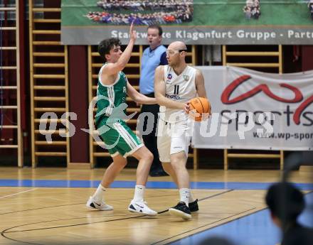 Basketball 2. Liga 2025/2026. Grunddurchgang 4. Runde.  KOS Celovec gegen Basketball Klub Rapid Wien.  Sead Mulalic (KOS),  Vito Meier (Wien). Klagenfurt, am 25.10.2025.
Foto: Kuess
---
pressefotos, pressefotografie, kuess, qs, qspictures, sport, bild, bilder, bilddatenbank