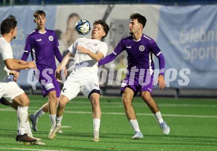 Fussball. Kaerntner Liga. SK Austria Klagenfurt Amateure gegen Matrei .  Adem Mustafic  (Austria Klagenfurt),   Oliver Gomig  (Matrei).  Koettmannsdorf, 25.10.2025.
Foto: Kuess
www.qspictures.net
---
pressefotos, pressefotografie, kuess, qs, qspictures, sport, bild, bilder, bilddatenbank