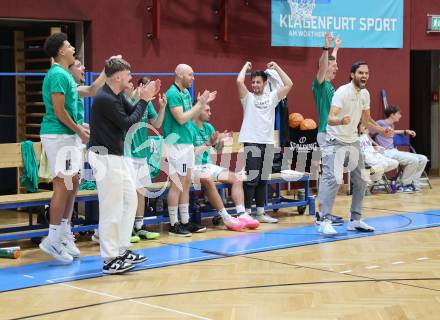 Basketball 2. Liga 2025/2026. Grunddurchgang 4. Runde.  KOS Celovec gegen Basketball Klub Rapid Wien.  Jubel Trainer Dalibor Cevriz (KOS),   Klagenfurt, am 25.10.2025.
Foto: Kuess
---
pressefotos, pressefotografie, kuess, qs, qspictures, sport, bild, bilder, bilddatenbank