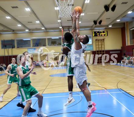 Basketball 2. Liga 2025/2026. Grunddurchgang 4. Runde.  KOS Celovec gegen Basketball Klub Rapid Wien.  Nikolas Susa (KOS),  Lysander Gmeiner (Wien). Klagenfurt, am 25.10.2025.
Foto: Kuess
---
pressefotos, pressefotografie, kuess, qs, qspictures, sport, bild, bilder, bilddatenbank