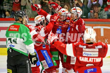 Eishockey ICE Bundesliga. KAC gegen Olimpija Ljubljana.  Torjubel Daniel Obersteiner, Johannes Dobrovolny, David Waschnig, Clemens Unterweger, Tobias Sablattnig (KAC),    Klagenfurt, am 26.10.2025
Foto: Kuess
---
pressefotos, pressefotografie, kuess, qs, qspictures, sport, bild, bilder, bilddatenbank