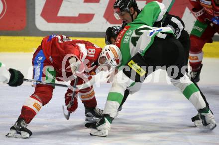 Eishockey ICE Bundesliga. KAC gegen Olimpija Ljubljana. Finn van Ee  (KAC), Miha Bericic  (Olimpija Ljubljana). Klagenfurt, am 26.10.2025
Foto: Kuess
---
pressefotos, pressefotografie, kuess, qs, qspictures, sport, bild, bilder, bilddatenbank