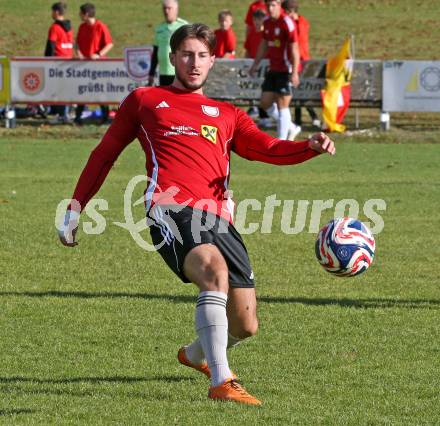 Fussball. 1. Klasse Mitte. Strassburg gegen Afritz   Anze Cankar  (Strassburg).  Strassburg, 25.10.2025.
Foto: Kuess
www.qspictures.net
---
pressefotos, pressefotografie, kuess, qs, qspictures, sport, bild, bilder, bilddatenbank