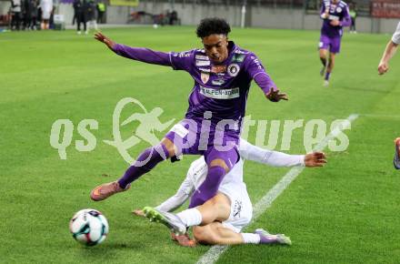 Fussball 2. Liga. SK Austria Klagenfurt gegen SK Sturm Graz II.  Christopher Woelbl  (Klagenfurt), Jonas Wolf   (Graz).  Klagenfurt, 24.10..2025.
Foto: Kuess
www.qspictures.net
---
pressefotos, pressefotografie, kuess, qs, qspictures, sport, bild, bilder, bilddatenbank