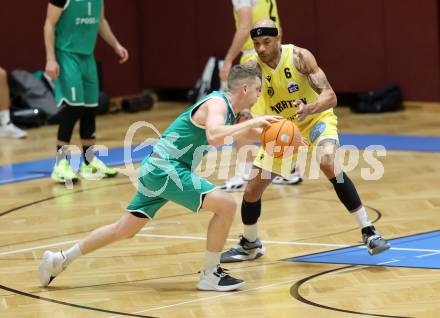 Basketball 2. Liga 2025/2026. Grunddurchgang 5. Runde.  Woerthersee Piraten gegen KOS Celovec. Shawn L. Ray   (Piraten),  Jernej Andolsek Heine  (KOS). Klagenfurt, am 1.11.2025.
Foto: Kuess
---
pressefotos, pressefotografie, kuess, qs, qspictures, sport, bild, bilder, bilddatenbank