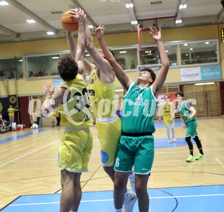 Basketball 2. Liga 2025/2026. Grunddurchgang 5. Runde.  Woerthersee Piraten gegen KOS Celovec.  Matheo Brandstaetter, David Jelkic (Piraten), Aidan Wheeler  (KOS). Klagenfurt, am 1.11.2025.
Foto: Kuess
---
pressefotos, pressefotografie, kuess, qs, qspictures, sport, bild, bilder, bilddatenbank