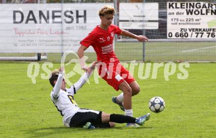 Fussball. Kaerntner Liga. KAC1909 gegen Spittal.  Milan Luka Mosser (KAC), Sebastian Ebner   (Spittal).  Klagenfurt, am 2.11.2025.
Foto: Kuess
www.qspictures.net
---
pressefotos, pressefotografie, kuess, qs, qspictures, sport, bild, bilder, bilddatenbank