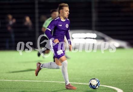 Fussball. Kaerntner Liga. SK Austria Klagenfurt Amateure gegen Matrei .   Sebastian Pschernig   (Austria Klagenfurt), ).  Klagenfurt, am  25.10.2025.
Foto: Kuess
www.qspictures.net
---
pressefotos, pressefotografie, kuess, qs, qspictures, sport, bild, bilder, bilddatenbank