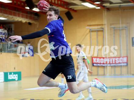 Handball Bundesliga. HLA. SC Ferlach gegen Voeslau.  Florian Ploner (SCF),    (Voeslau).  Ferlach, am 8.11.2025.
Foto: Kuess
www.qspictures.net
---
pressefotos, pressefotografie, kuess, qs, qspictures, sport, bild, bilder, bilddatenbank