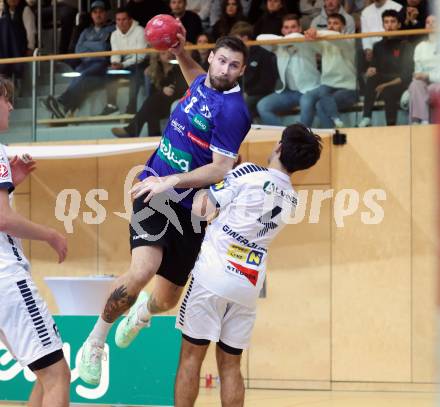 Handball Bundesliga. HLA. SC Ferlach gegen Voeslau. Leander Krobath  (SCF), Roger Giner Duran   (Voeslau).  Ferlach, am 8.11.2025.
Foto: Kuess
www.qspictures.net
---
pressefotos, pressefotografie, kuess, qs, qspictures, sport, bild, bilder, bilddatenbank