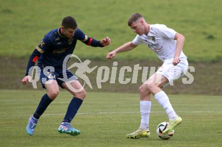 Fussball. Kaerntner Liga. Koettmannsdorf gegen Grafenstein. Alex Ristic  (Koettmannsdorf),  Samuel Markus Hoffmann  (Grafenstein).  Klagenfurt, am 8.11.2025.
Foto: Kuess
www.qspictures.net
---
pressefotos, pressefotografie, kuess, qs, qspictures, sport, bild, bilder, bilddatenbank