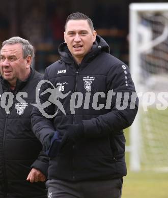 Fussball. Kaerntner Liga. Koettmannsdorf gegen Grafenstein.   Trainer Alexander Stroj     (Grafenstein).  Klagenfurt, am 8.11.2025.
Foto: Kuess
www.qspictures.net
---
pressefotos, pressefotografie, kuess, qs, qspictures, sport, bild, bilder, bilddatenbank