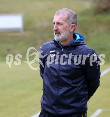 Fussball. Kaerntner Liga. Koettmannsdorf gegen Grafenstein.  Trainer Nenad Pavicevic  (Koettmannsdorf).  Klagenfurt, am 8.11.2025.
Foto: Kuess
www.qspictures.net
---
pressefotos, pressefotografie, kuess, qs, qspictures, sport, bild, bilder, bilddatenbank