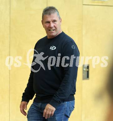 Handball Bundesliga. HLA. SC Ferlach gegen Voeslau.  Walter Perkounig   (SCF).  Ferlach, am 8.11.2025.
Foto: Kuess
www.qspictures.net
---
pressefotos, pressefotografie, kuess, qs, qspictures, sport, bild, bilder, bilddatenbank
