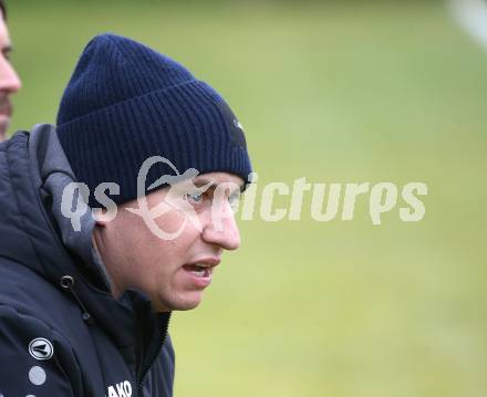 Fussball. Kaerntner Liga. Koettmannsdorf gegen Grafenstein.  Trainer Alexander Stroj   (Grafenstein).  Klagenfurt, am 8.11.2025.
Foto: Kuess
www.qspictures.net
---
pressefotos, pressefotografie, kuess, qs, qspictures, sport, bild, bilder, bilddatenbank
