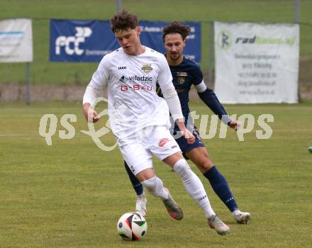 Fussball. Kaerntner Liga. Koettmannsdorf gegen Grafenstein. Marcel Daniel Arrich  (Koettmannsdorf),  Lukas Rabitsch  (Grafenstein).  Klagenfurt, am 8.11.2025.
Foto: Kuess
www.qspictures.net
---
pressefotos, pressefotografie, kuess, qs, qspictures, sport, bild, bilder, bilddatenbank