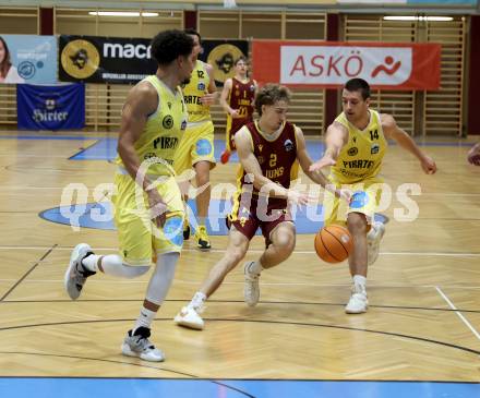 Basketball 2. Liga 2025/2026. Grunddurchgang 7. Runde.  Woerthersee Piraten gegen Traiskirchen Lions NexGen. Marcus Holyfield , David Jelkic  (Piraten),   Mykyta Bitkin (Traiskirchen). Klagenfurt, am 15.11.2025.
Foto: Kuess
---
pressefotos, pressefotografie, kuess, qs, qspictures, sport, bild, bilder, bilddatenbank