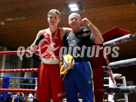 Boxen Kaerntner Meisterschaft. Nico Seebacher (AUT), Trainer Volodymir Cherednychenko. Klagenfurt, 15.11.2025.
Foto: Kuess
www.qspictures.net
---
pressefotos, pressefotografie, kuess, qs, qspictures, sport, bild, bilder, bilddatenbank