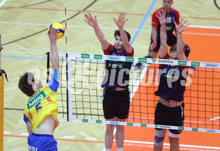 Volleyball Bundesliga. AVL. Austrian Volleyball League.   Aich/Dob gegen VBK Kelag Woerther-See-Loewen Klagenfurt. Jan Jirasek (Aich/Dob), Ethan Robert Nashim, David Marius Petschnig  (VBK Klagenfurt). Bleiburg, am 15.11.2025.
Foto: Kuess
www.qspictures.net
---
pressefotos, pressefotografie, kuess, qs, qspictures, sport, bild, bilder, bilddatenbank