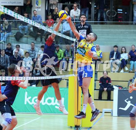 Volleyball Bundesliga. AVL. Austrian Volleyball League.   Aich/Dob gegen VBK Kelag Woerther-See-Loewen Klagenfurt. Luan Weber  (Aich/Dob), Ben Stockhammer   (VBK Klagenfurt). Bleiburg, am 15.11.2025.
Foto: Kuess
www.qspictures.net
---
pressefotos, pressefotografie, kuess, qs, qspictures, sport, bild, bilder, bilddatenbank