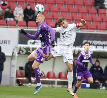 Fussball 2. Liga. SK Austria Klagenfurt gegen Amstetten.  Bartol Barisic  (Klagenfurt),  Lukas Deinhofer (Amstetten).  Klagenfurt, 22.11..2025.
Foto: Kuess
www.qspictures.net
---
pressefotos, pressefotografie, kuess, qs, qspictures, sport, bild, bilder, bilddatenbank