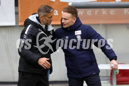 Fussball 2. Liga. SK Austria Klagenfurt gegen Amstetten. Trainer Rolf Landerl    (Klagenfurt), Trainer Patrick Enengl   (Amstetten).  Klagenfurt, 22.11..2025.
Foto: Kuess
www.qspictures.net
---
pressefotos, pressefotografie, kuess, qs, qspictures, sport, bild, bilder, bilddatenbank