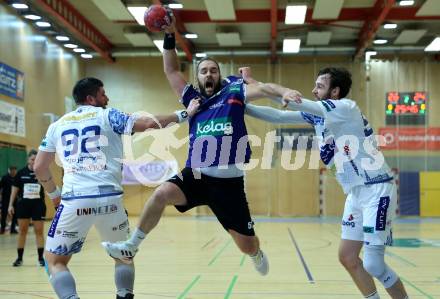 Handball Bundesliga. HLA. SC Ferlach gegen Linz. Patrik Leban (SCF), Jadranko Stojanovic, Andrei Klimavets  (Linz).  Ferlach, am 22.11.2025.
Foto: Kuess
www.qspictures.net
---
pressefotos, pressefotografie, kuess, qs, qspictures, sport, bild, bilder, bilddatenbank