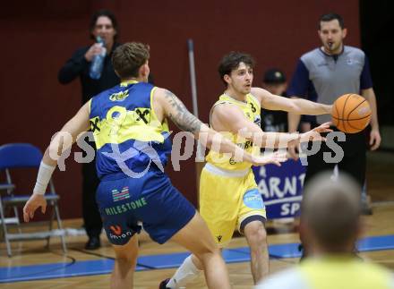 Basketball Austria CUP 2025/26 AF. Woerthersee Piraten gegen UBSC Graz. Elias Podany  (Piraten),  Chase Paar (Graz). Klagenfurt, am 22.11.2025.
Foto: Kuess
---
pressefotos, pressefotografie, kuess, qs, qspictures, sport, bild, bilder, bilddatenbank