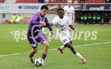 Fussball 2. Liga. SK Austria Klagenfurt gegen Amstetten.  Almir Oda  (Klagenfurt),  Alieu Conateh  (Amstetten).  Klagenfurt, 22.11..2025.
Foto: Kuess
www.qspictures.net
---
pressefotos, pressefotografie, kuess, qs, qspictures, sport, bild, bilder, bilddatenbank