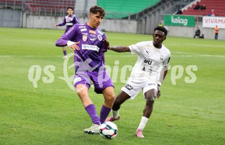 Fussball 2. Liga. SK Austria Klagenfurt gegen Amstetten. Mario Matkovic   (Klagenfurt),  Alieu Conateh  (Amstetten).  Klagenfurt, 22.11..2025.
Foto: Kuess
www.qspictures.net
---
pressefotos, pressefotografie, kuess, qs, qspictures, sport, bild, bilder, bilddatenbank
