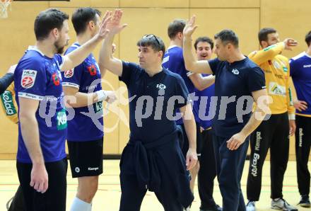 Handball Bundesliga. HLA. SC Ferlach gegen Linz. Trainer Robert Begus, Co-Trainer Miro Barisic (SCF)  Ferlach, am 22.11.2025.
Foto: Kuess
www.qspictures.net
---
pressefotos, pressefotografie, kuess, qs, qspictures, sport, bild, bilder, bilddatenbank