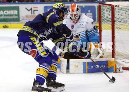 Eishockey ICE Bundesliga.  Winn2day ICE Hockey League. VSV gegen Black Wings Linz.  Adam Helewka  (VSV), Rasmus Tirronen (Linz). Villach am 28.11.2025.
Foto: Kuess
www.qspictures.net
---
pressefotos, pressefotografie, kuess, qs, qspictures, sport, bild, bilder, bilddatenbank