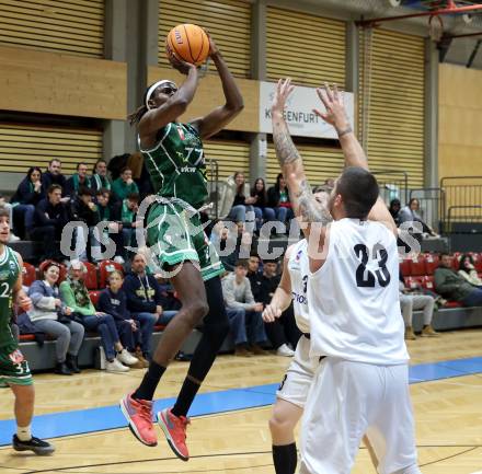 Basketball 2. Liga 2025/2026. Grunddurchgang 8. Runde.  KOS gegen Dornbirn Lions.  Nikolas Susa (KOS), Aristote Bissokot  (Dornbirn). Klagenfurt, am 29.11.2025.
Foto: Kuess
---
pressefotos, pressefotografie, kuess, qs, qspictures, sport, bild, bilder, bilddatenbank