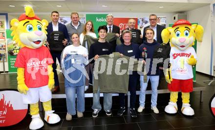 Kaernten Sport. Sportlermeeting. Hinten von links: Andreas Reisinger (Generali), Dieter Moertl (Praesident Kaerntner Landesschiverband), Julia Sciancalepore (Para Dressurreiten), , LH Peter Kaiser, Alexander Tarzi (Kelag), Wolfgang Gratzer (Generali). Vorne von links: Hannah Ladinig (Leichtathletik), Heimo Fugger (Radsport), Arno Arthofer, Luca Rauchenwald (Wasserschi).  Klagenfurt, am 1.12.2025.
Foto: Kuess
www.qspictures.net
---
pressefotos, pressefotografie, kuess, qs, qspictures, sport, bild, bilder, bilddatenbank