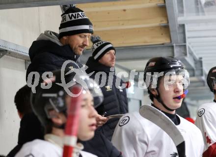 Eishockey. Laenderspiel U20 Oesterreich gegen Slowenien.  Head Coach Philipp Pinter  (AUT).  Ferlach, am 3.12.2025.
Foto: Kuess
www.qspictures.net
---
pressefotos, pressefotografie, kuess, qs, qspictures, sport, bild, bilder, bilddatenbank