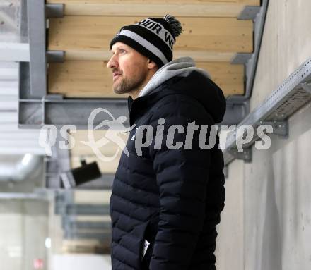 Eishockey. Laenderspiel U20 Oesterreich gegen Slowenien. Head Coach Philipp Pinter  (AUT).  Ferlach, am 3.12.2025.
Foto: Kuess
www.qspictures.net
---
pressefotos, pressefotografie, kuess, qs, qspictures, sport, bild, bilder, bilddatenbank