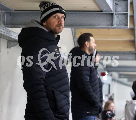 Eishockey. Laenderspiel U20 Oesterreich gegen Slowenien.  Head Coach Philipp Pinter  (AUT).  Ferlach, am 3.12.2025.
Foto: Kuess
www.qspictures.net
---
pressefotos, pressefotografie, kuess, qs, qspictures, sport, bild, bilder, bilddatenbank