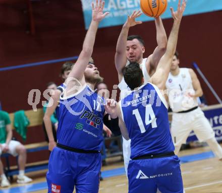 Basketball 2. Liga 2025/2026. Grunddurchgang 9. Runde.  KOS gegen Kufstein Towers.  Veljko Dena (KOS), Juho-Matti Henttonen , Pol Canovas  (Kufstein). Klagenfurt, am 8.12.2025.
Foto: Kuess
---
pressefotos, pressefotografie, kuess, qs, qspictures, sport, bild, bilder, bilddatenbank