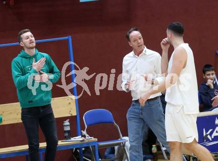 Basketball 2. Liga 2025/2026. Grunddurchgang 9. Runde.  KOS gegen Kufstein Towers.  Andi Smrtnik, Stefan Hribar, Veljko Dena (KOS),    Klagenfurt, am 8.12.2025.
Foto: Kuess
---
pressefotos, pressefotografie, kuess, qs, qspictures, sport, bild, bilder, bilddatenbank