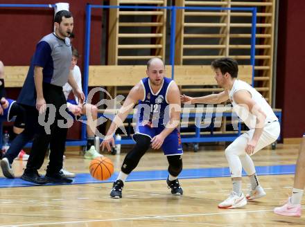 Basketball 2. Liga 2025/2026. Grunddurchgang 9. Runde.  KOS gegen Kufstein Towers.  Simon Siencnik (KOS),  Mate Horvath (Kufstein). Klagenfurt, am 8.12.2025.
Foto: Kuess
---
pressefotos, pressefotografie, kuess, qs, qspictures, sport, bild, bilder, bilddatenbank